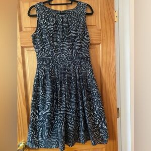 Ellen Tracy Black and White Flowy A-line Sleeveless Career Dress